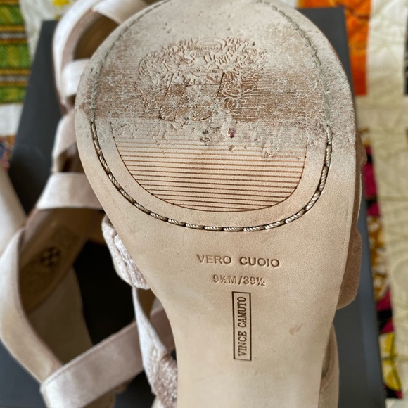 Vince Camuto Catyna Velvet Platform - Picture 8 of 9